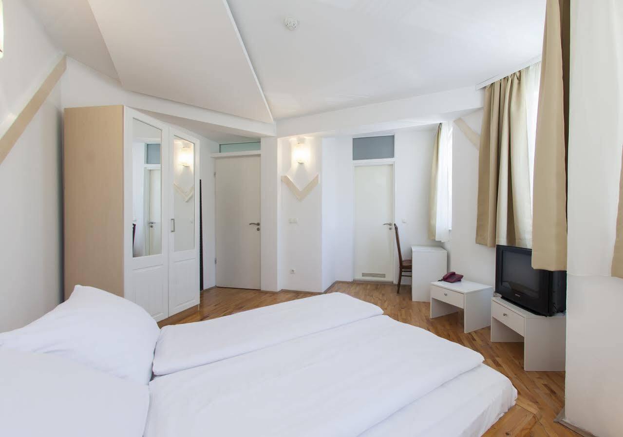 Hostel Hayat Sarajevo Esterno foto