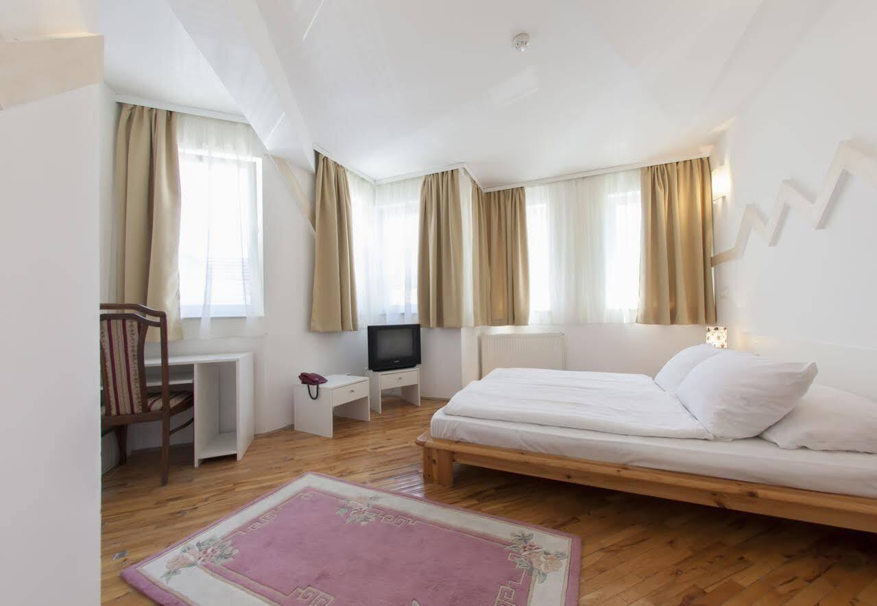 Hostel Hayat Sarajevo Esterno foto
